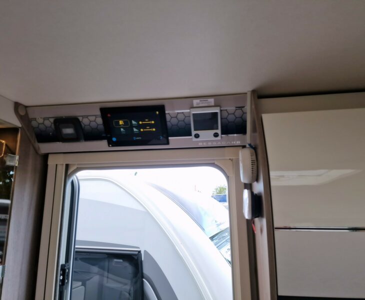 2025 BESSACARR 845 CONTROL PANEL