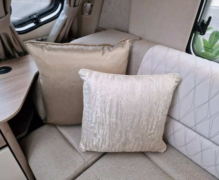 2025 BESSACARR 845 CUSHIONS