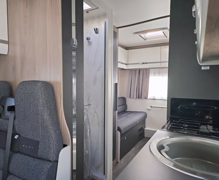 2025 VOYAGER 475  SEATING