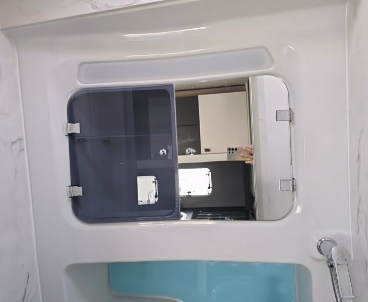 2025 VOYAGER 475  WASHROOM