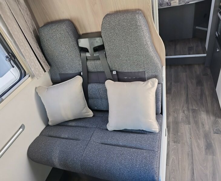 2025 VOYAGER 494 SEATING