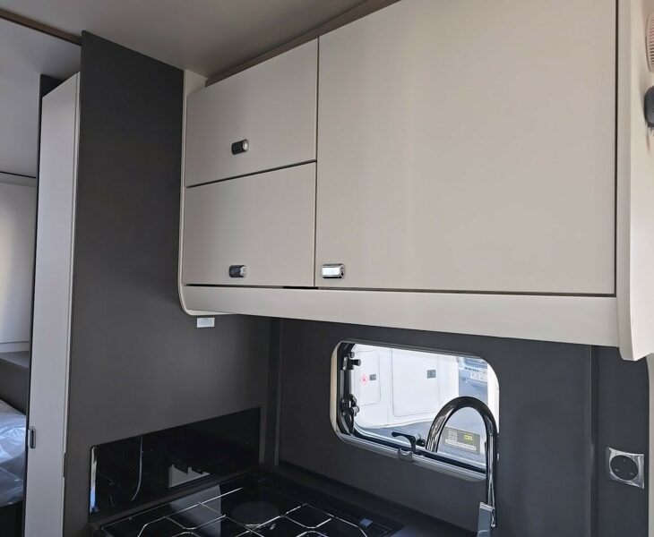 2025 VOYAGER 494 KITCHEN