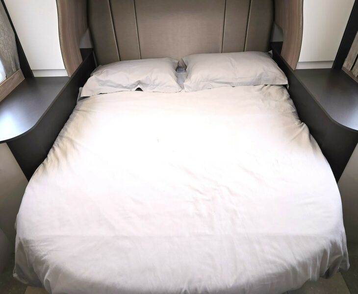 2025 SWIFT VOYAGER SERIES 5 594 BED