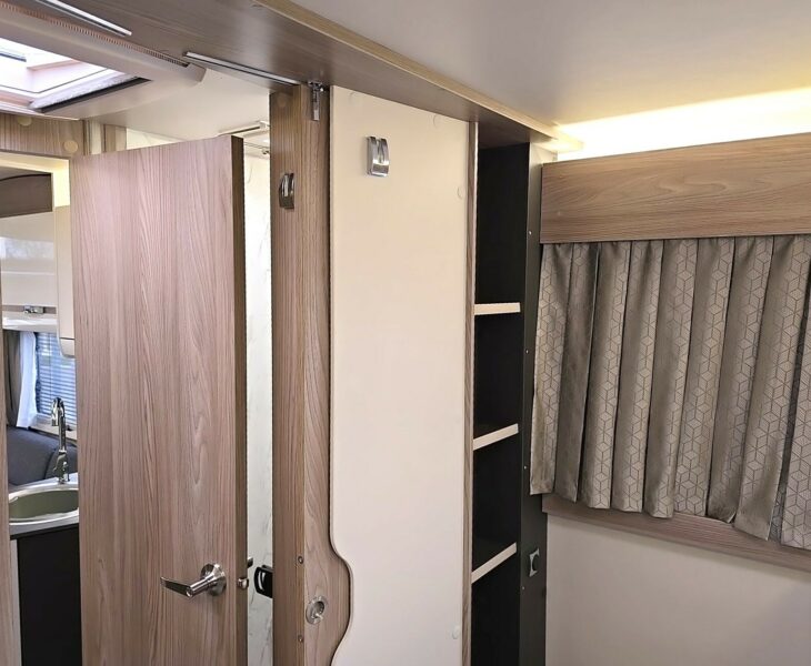 2025 SWIFT VOYAGER SERIES 5 594 BEDROOM