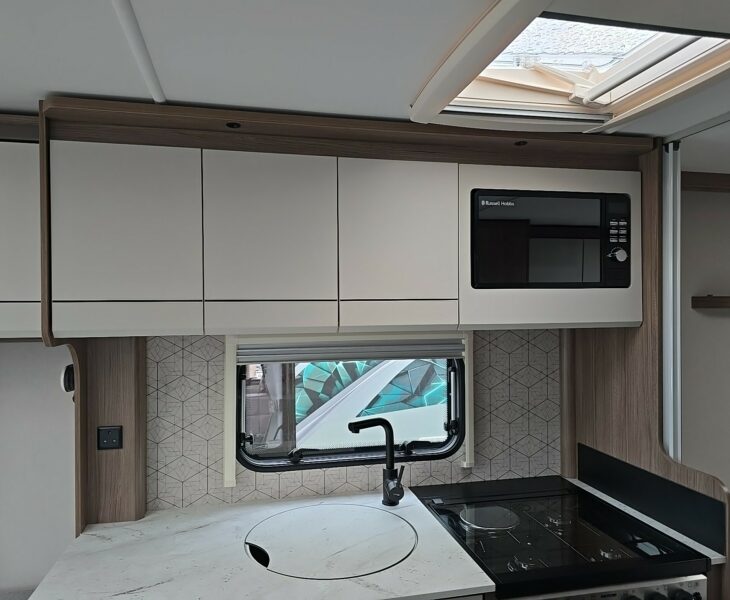 2025 Acadia 675 Xtr Microwave