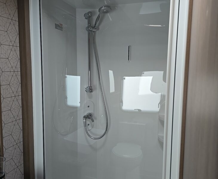2025 Acadia 675 Xtr Shower