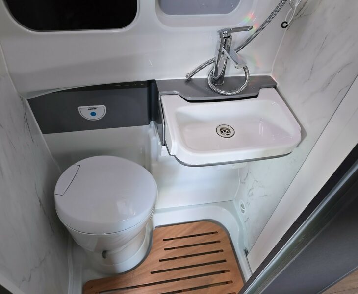 2025 TREKKER XL WASHROOM