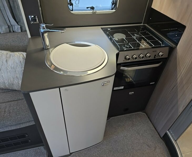 2023 SWIFT VOYAGER 540 KITCHEN
