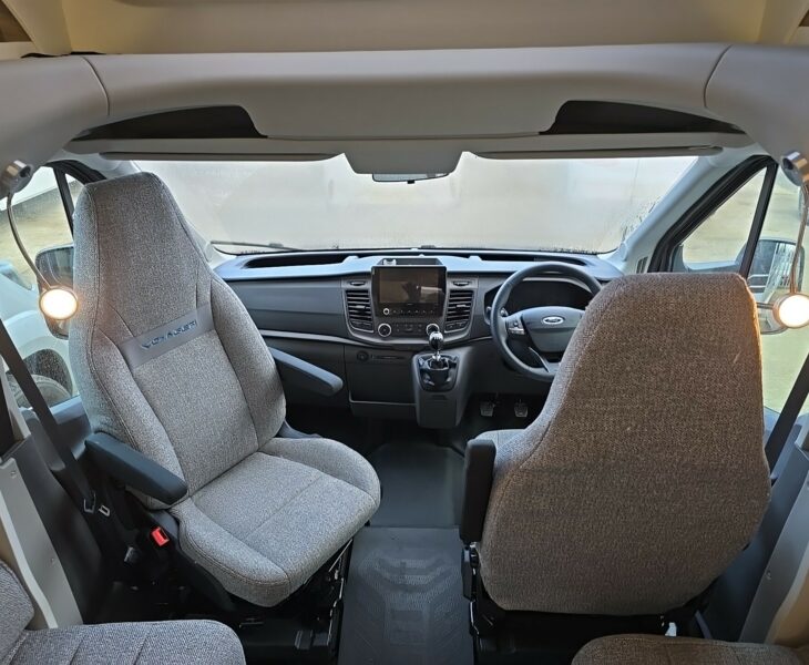 2023 SWIFT VOYAGER 540 PILOT SEATS