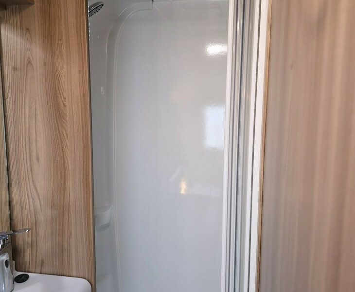 2022 SWIFT ELEGANCE 845 SHOWER