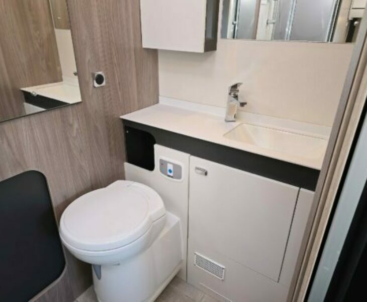 2025 SWIFT ESCAPE 640 WASHROOM