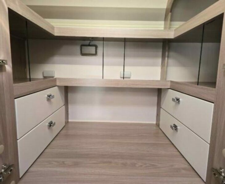 2025 SWIFT ESCAPE 640 WARDROBE