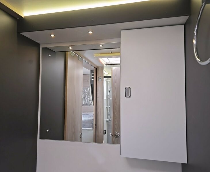 2025 SWIFT ESCAPE 684 WASHROOM