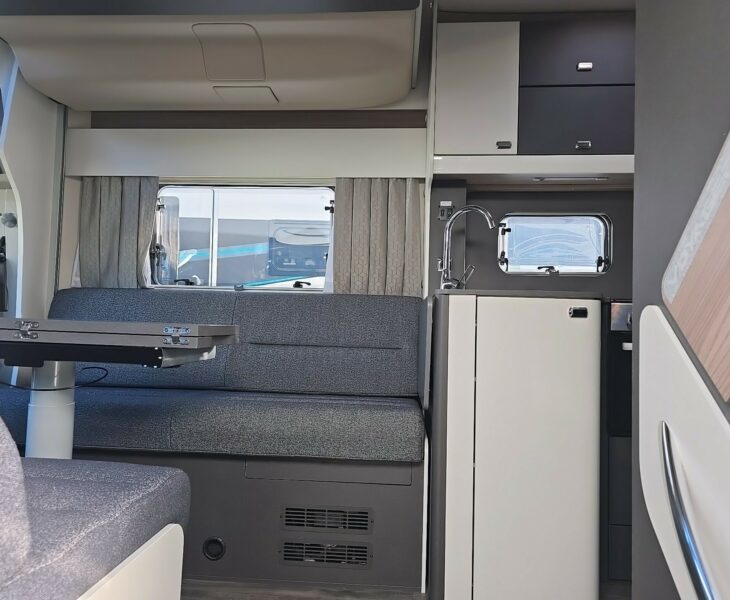 2025 SWIFT VOYAGER 505 ENTRANCE