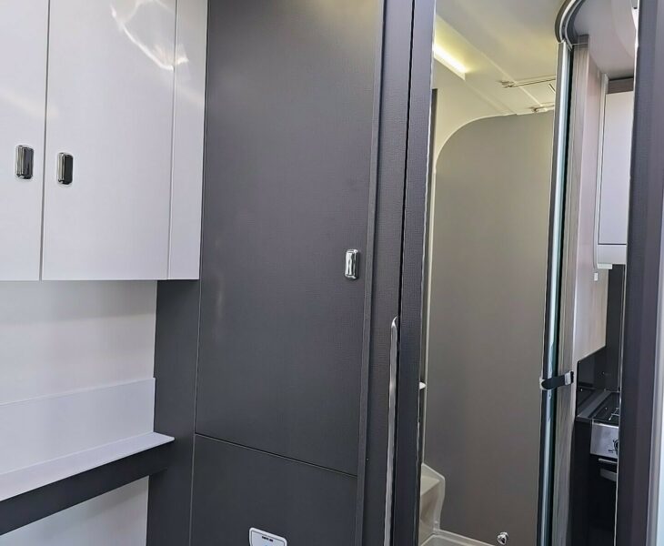 2025 SWIFT VOYAGER 505 WASHROOM