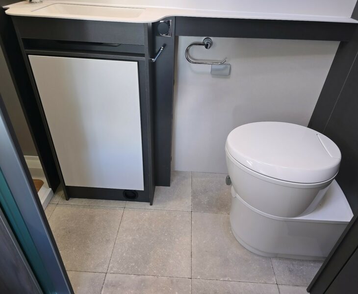 2025 SWIFT VOYAGER 505 WASHROOM