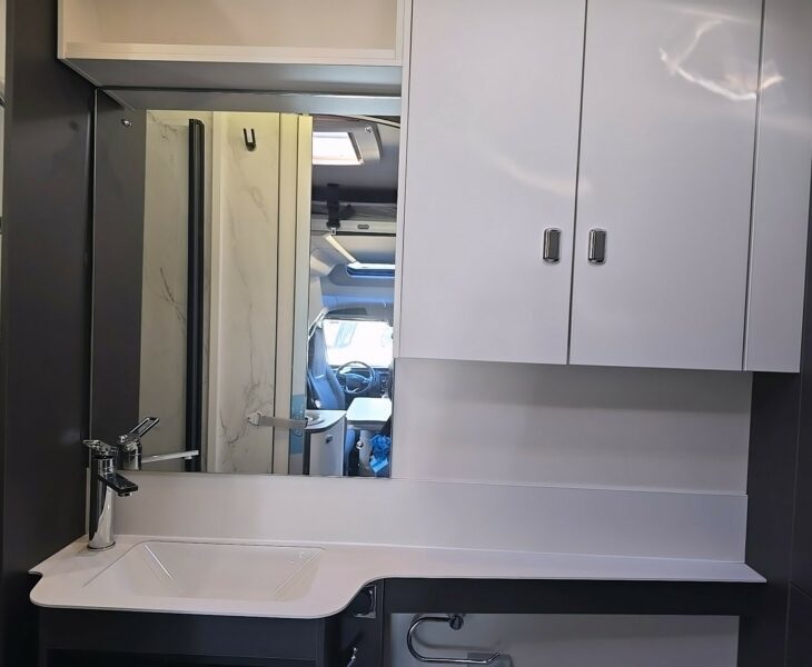 2025 SWIFT VOYAGER 505 WASHROOM