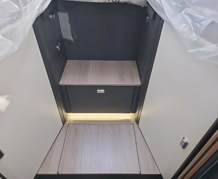 2025 SWIFT ASCARI 384 BEDROOM STEPS