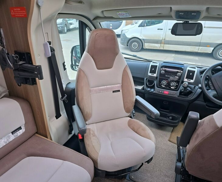 2016 SWIFT BOLERO 744 PILOT SEATING