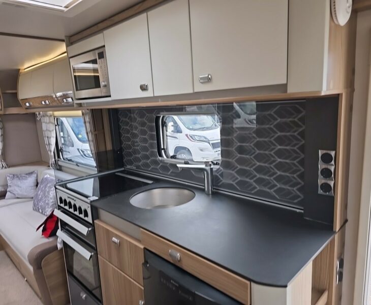2016 SWIFT BOLERO 744 KITCHEN