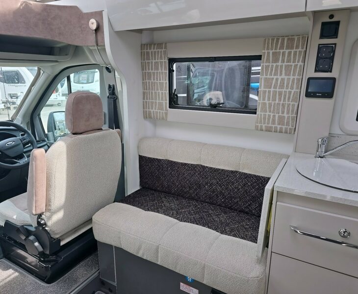 BAILEY ALORA 694T 2024 FRONT SEATING
