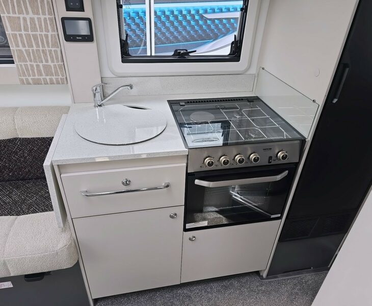 BAILEY ALORA 694T 2024 KITCHEN