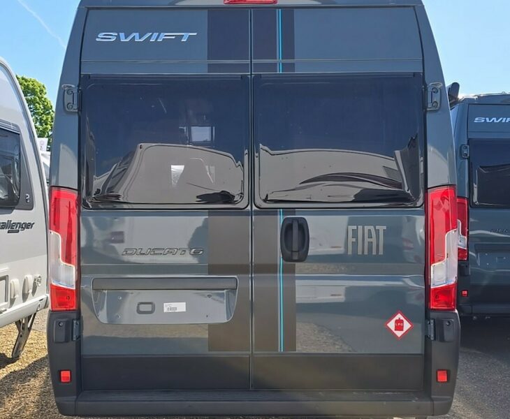2025 SWIFT CARRERA 132 REAR