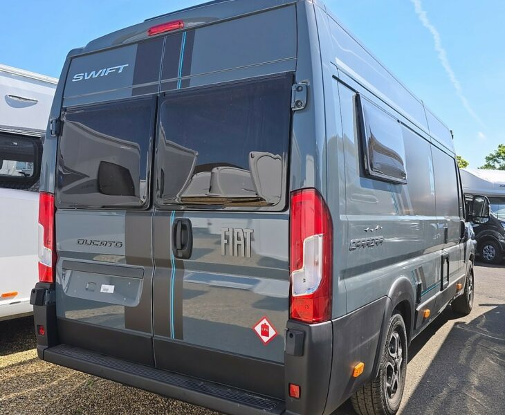 2025 SWIFT CARRERA 132 REAR O/S