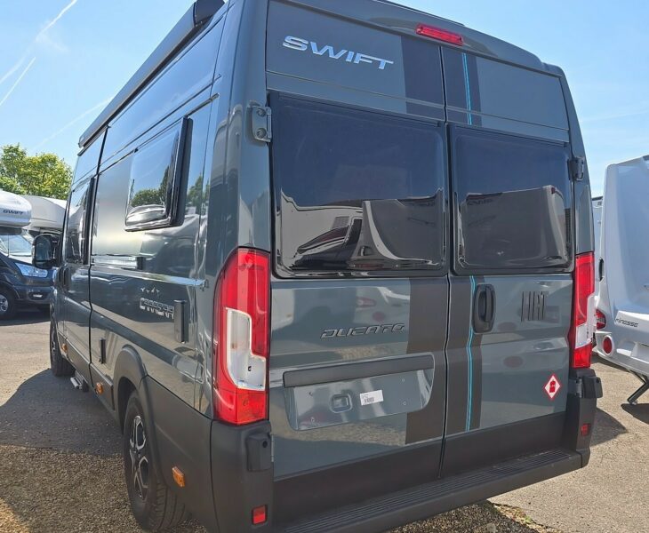 2025 SWIFT CARRERA 132 REAR N/S