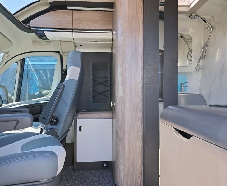 2025 SWIFT CARRERA 132 ENTRANCE