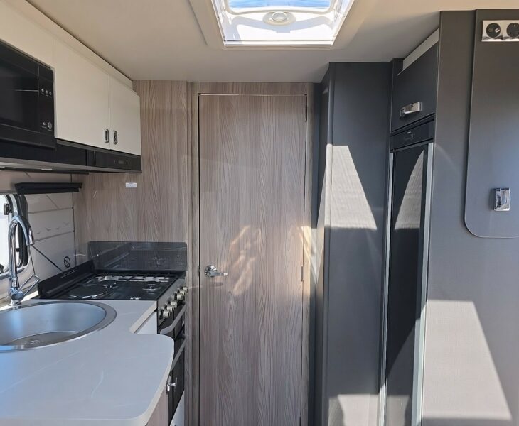 2025 SWIFT CHALLENGER EXCLUSIVE 560 FRONT TO REAR VIEW