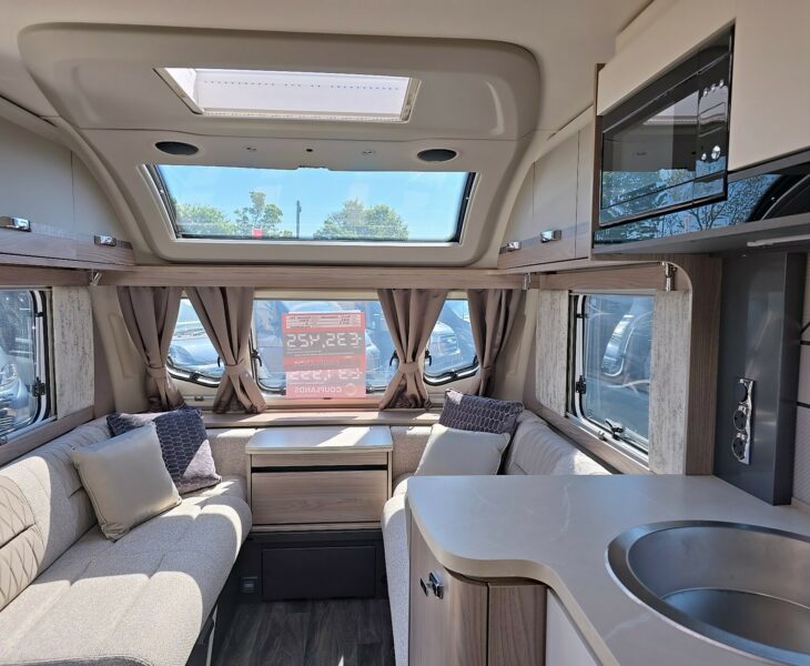 2025 SWIFT CHALLENGER EXCLUSIVE 560 REAR TO FRONT