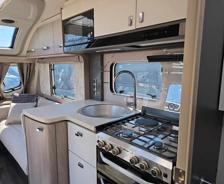 2025 SWIFT CHALLENGER EXCLUSIVE 560 VIEW