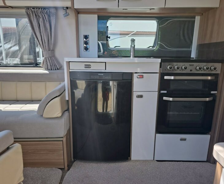 2016 BESSACARR CAMEO 580 ENTRANCE