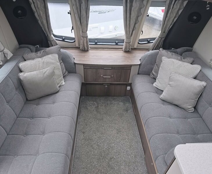 2022 COACHMAN LASER 875 XCEL SEATING