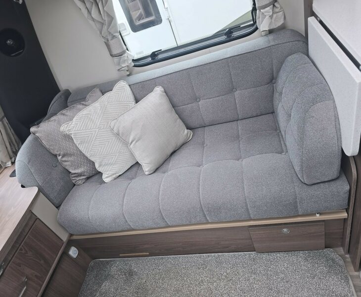 2022 COACHMAN LASER 875 XCEL SEAT