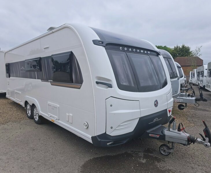 2022 COACHMAN LUSSO II FRONT O/S