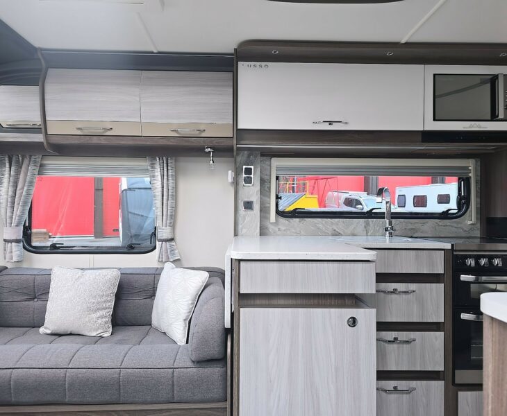 2022 COACHMAN LUSSO II ENTRANCE