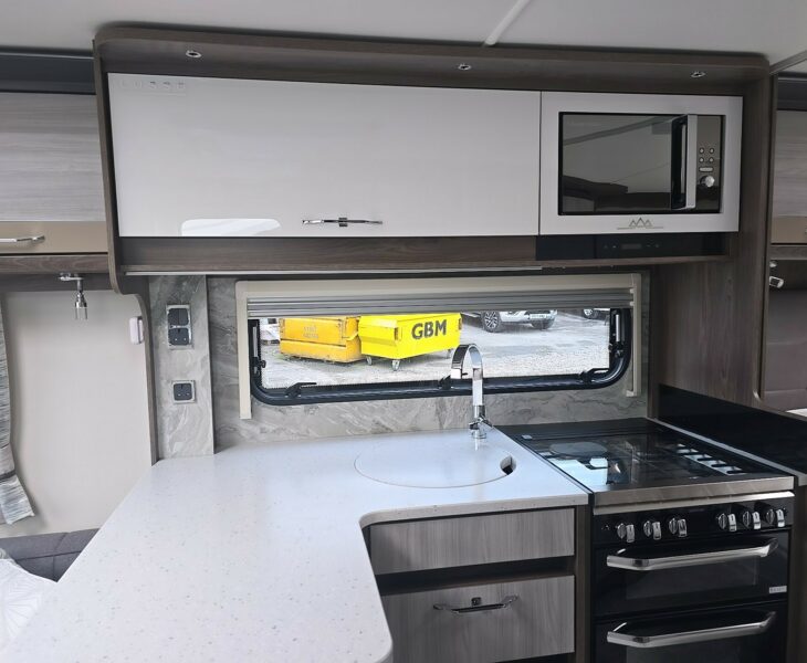2022 COACHMAN LUSSO II MICROWAVE