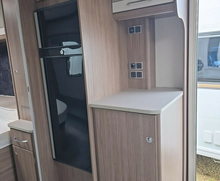 2020 COACHMAN LASER XCEL 875 FRIDGE