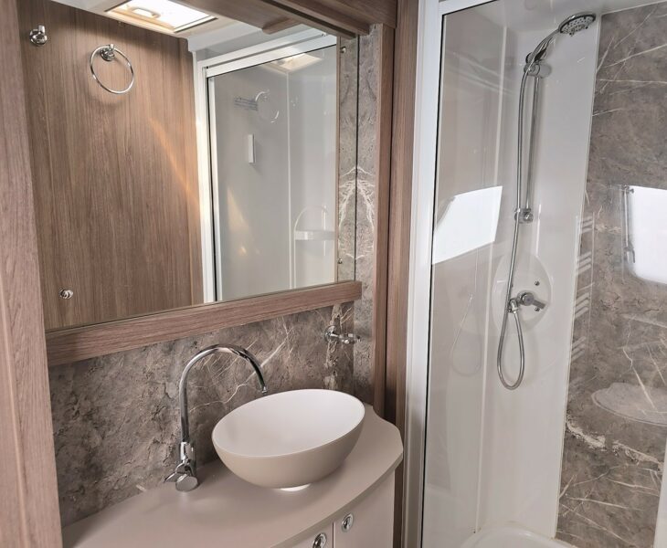 2020 COACHMAN LASER XCEL 875 WASHROOM