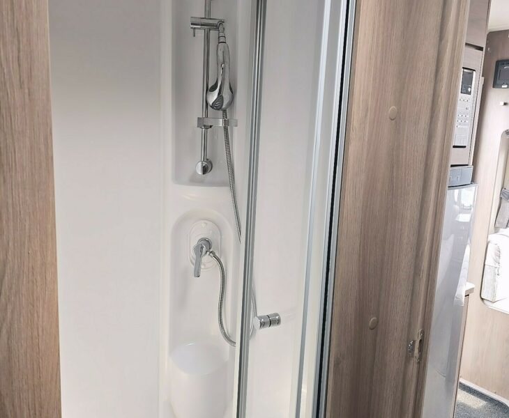 2018 COMPASS CASITA 860 SHOWER