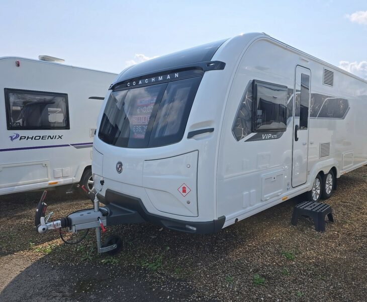 COACHMAN VIP 675 FRONT N/S