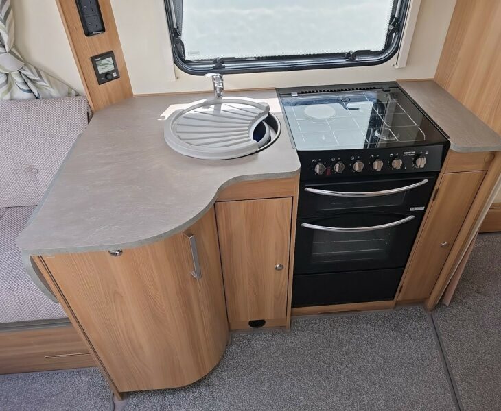 2018 BAILEY PEGASUS GT70 BRINDISI KITCHEN
