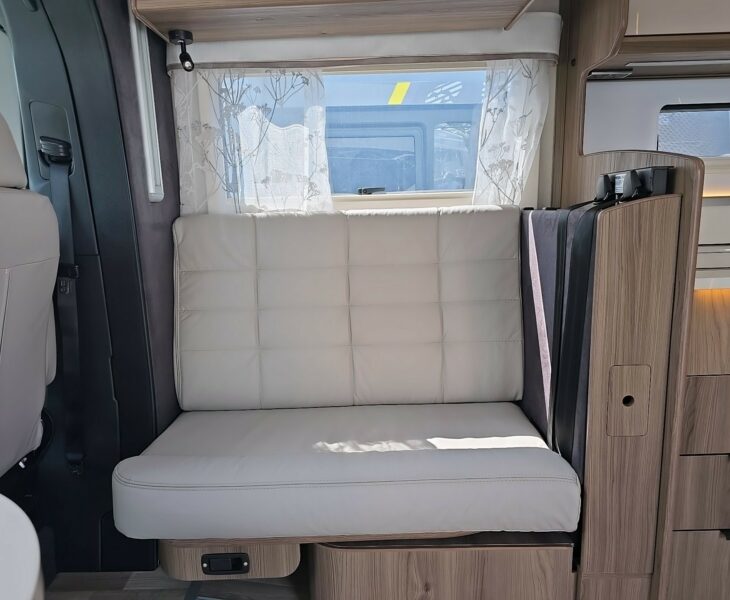 2025 COACHMAN TRAVEL MASTER 565 SEAT