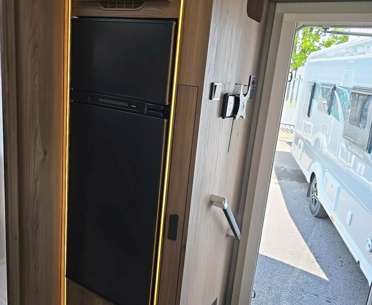 2025 COACHMAN TRAVEL MASTER 565 FRIDGE