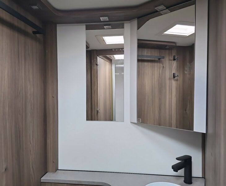 2025 SWIFT ESCAPE 640 WASHROOM