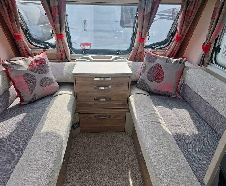 2018 SWIFT CHALLENGER 560 SEATING