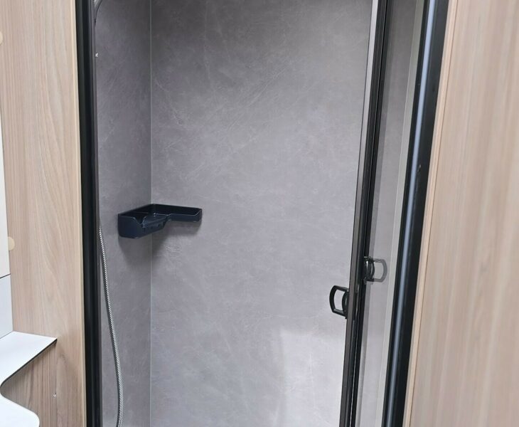 CHALLENGER EXCLUSIVE 580 GRANDE WASHROOM