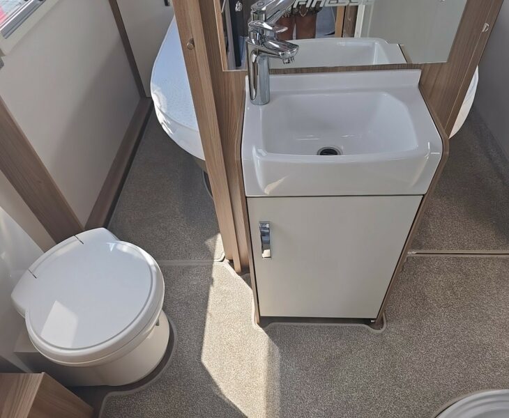 2022 SWIFT FINESSE WASHROOM